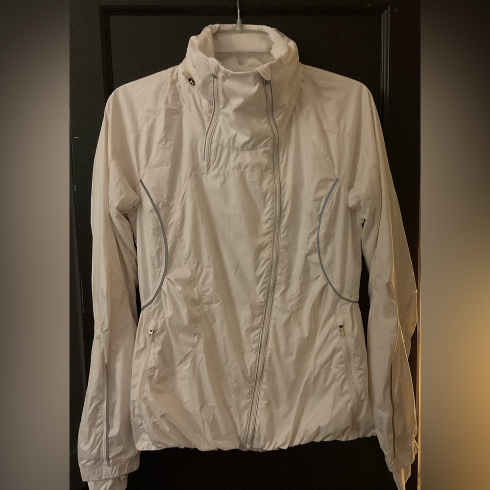 Lululemon Run Jacket White Sz 6 Fitted Perforated Panels Cold Hands EUC